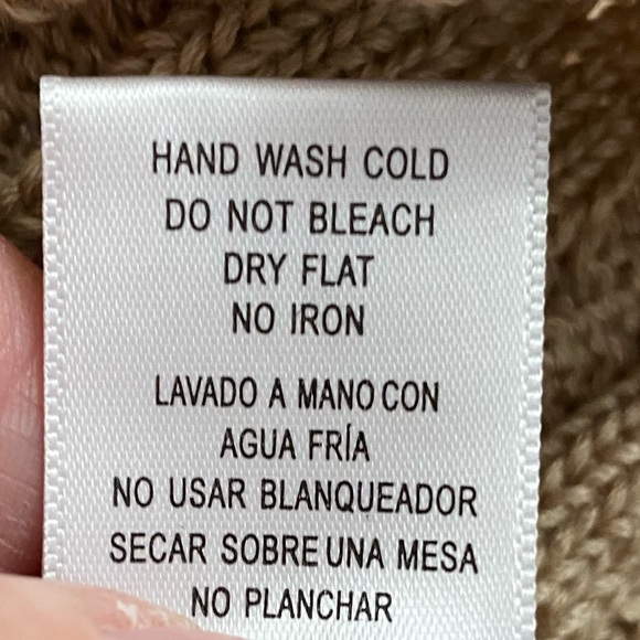 EUC Women’s Medium Love Tree V Neck Cropped Sweater with a Cable Knit in Tan - Picture 8 of 8